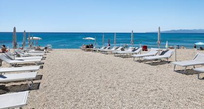 Holiday Apartment '5 Mehari' with Balcony, A/C & Wi-Fi