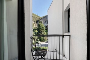 Interni