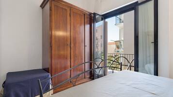 1 camera, ferro/asse da stiro, Wi-Fi gratuito, lenzuola