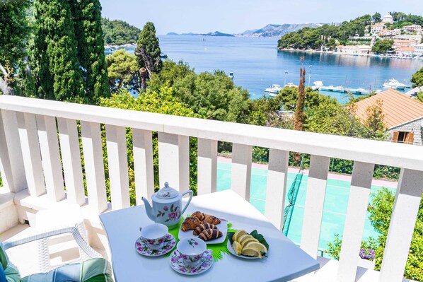 Double Room (Double or Twin Room with Sea View) | Balcony