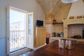 Interior - Holiday Home 'Dimora Storica Maruggio' with Terrace & A/C (maruggio)