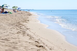 Beach - Holiday Home 'Dimora Storica Maruggio' with Terrace & A/C (maruggio)