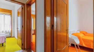 4 chambres, fer et planche Ă repasser, draps fournis