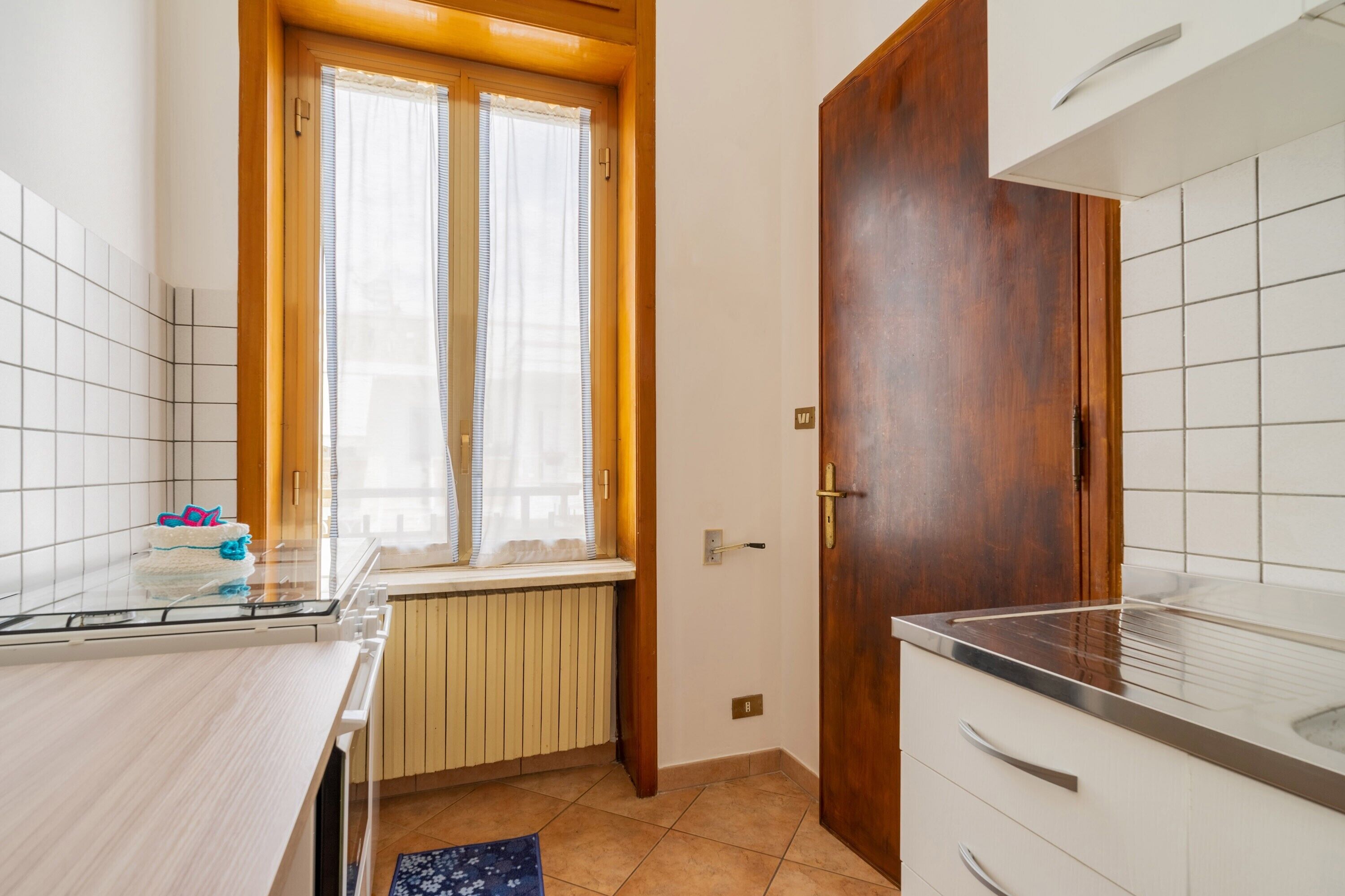 Refrigerador, horno, placa de cocina, cafetera/tetera