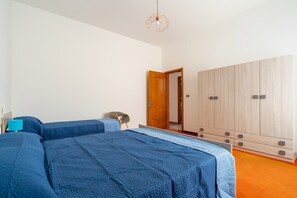 4 Schlafzimmer, Bügeleisen/Bügelbrett, Bettwäsche