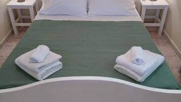 2 Schlafzimmer, Schreibtisch, BĂŒgeleisen/BĂŒgelbrett, kostenloses WLAN