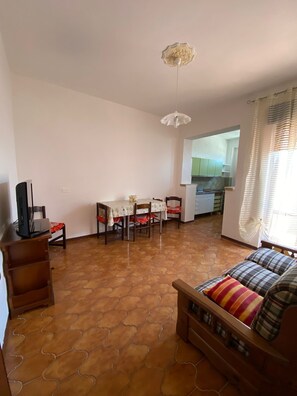 TV - Aparment Vulcano (Gioia Tauro)