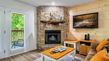 Smart TV, fireplace