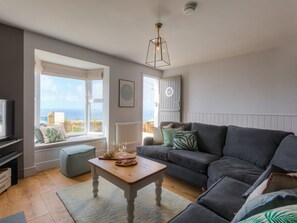 Cottage | Living room | TV, video-game console, DVD player