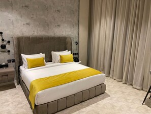 Executive Suite | Premium bedding, down duvets, memory-foam beds, minibar - VOYAGE RESIDENCE (Riyadh)