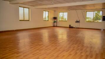 Couples treatment room(s), hot stone massages, deep-tissue massages