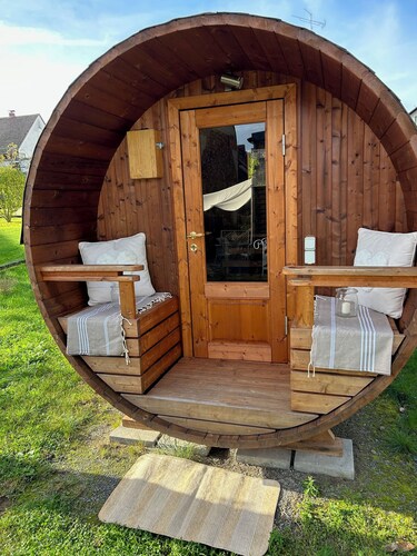 Tiny House mit Sauna und Garten