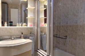Hair dryer, shampoo - Desconectaengalicia Cesteiros, swimming pool, 100m Beach (Sanxenxo)