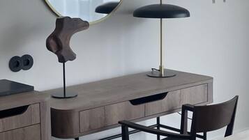 Standard-Apartment | Wohnbereich | Flachbildfernseher