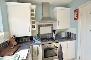 Dishwasher, cookware/dishes/utensils