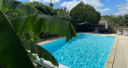 Glamping TENTE LODGE SAFARI DE LUXE, vue sur le coteau et vignes