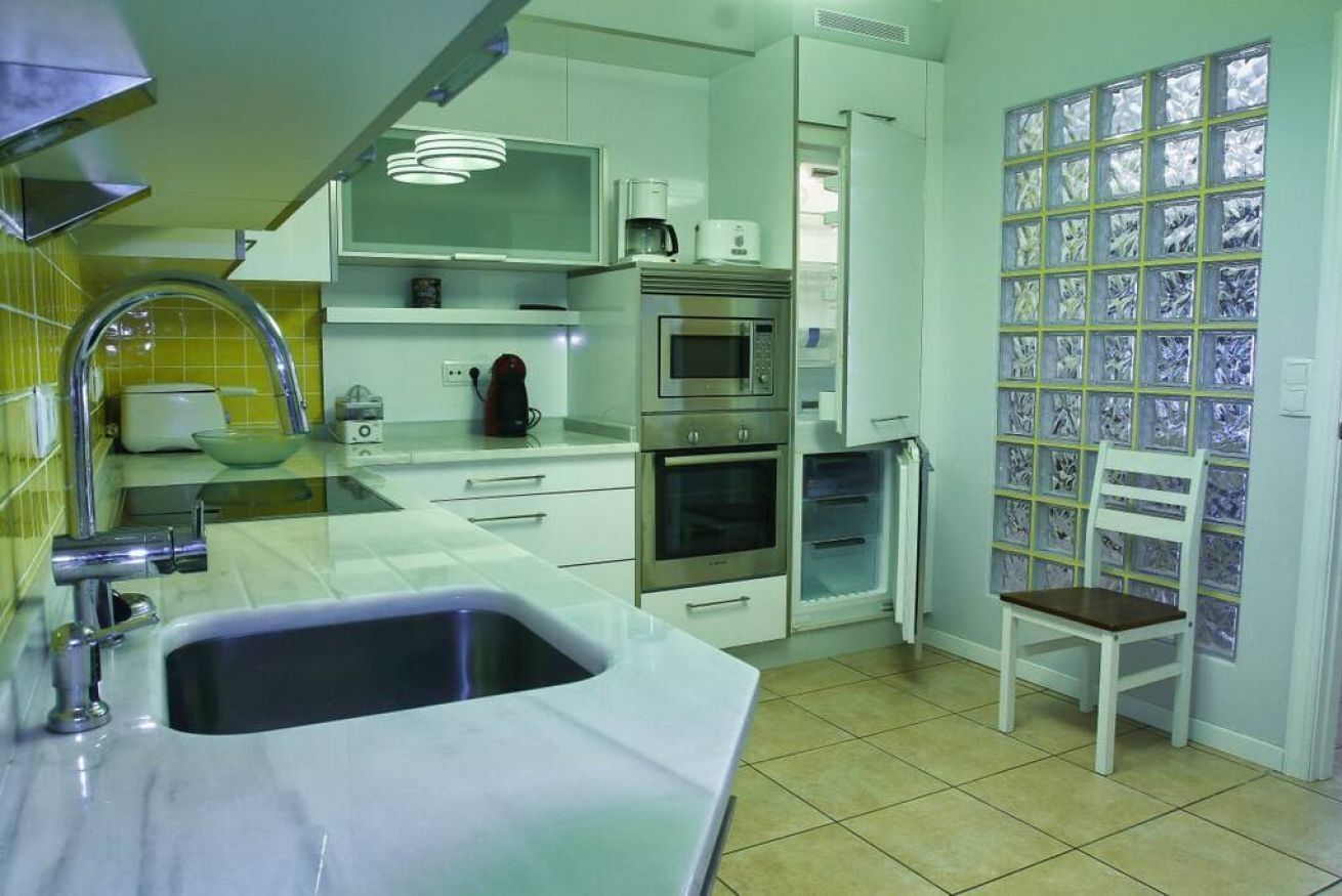 Refrigerador, microondas, horno y lavavajillas 