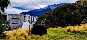 المنشأة من الخارج