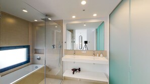 Bathtub, hair dryer, towels - Higuerón West II - Luxury new built 3 bed apartmen (Fuengirola)