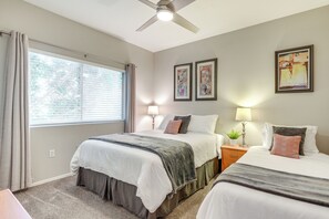 2 chambres, fer et planche à repasser, Internet gratuit, draps fournis