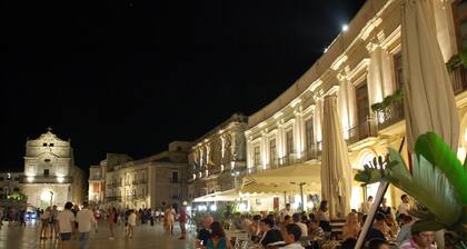 2 BR apt., gated courtyard, right by ocean & sites