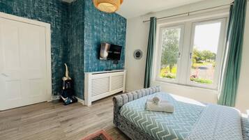 1 bedroom, iron/ironing board, free WiFi, bed sheets