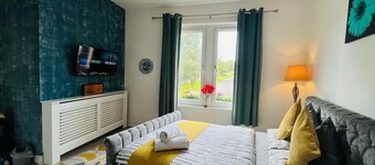 Entire Pet Friendly Apartment- Self Check In/Out