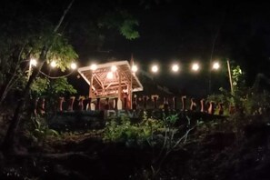 Vista frontal de la propiedad