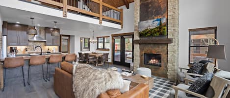 Smart TV, fireplace, stereo