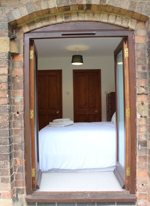 Individually decorated, free WiFi, bed sheets - Holly Lodge (Nottingham)