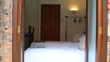Individually decorated, free WiFi, bed sheets