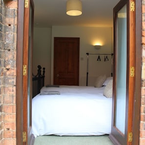 Individually decorated, free WiFi, bed sheets - Holly Lodge  (Nottingham)