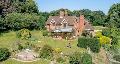 Holly Lodge