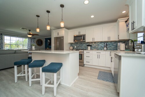 New Renovation-3BR Beach House with Stunning Pool