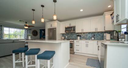 New Renovation-3BR Beach House with Stunning Pool