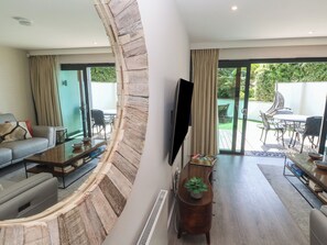 Cottage | Living area | TV - Peninsula Apartment 2 (St Ives)
