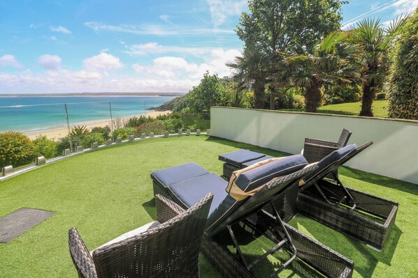 Cottage | Property grounds