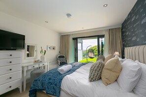 Cottage | 2 bedrooms, individually decorated, individually furnished, free WiFi - Peninsula Apartment 2 (St Ives)