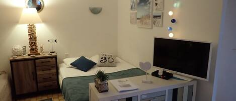1 bedroom, travel cot, free WiFi, wheelchair access
