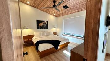 2 bedrooms, iron/ironing board, travel cot, free WiFi