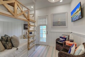 3 habitaciones, tabla de planchar con plancha, internet y ropa de cama 