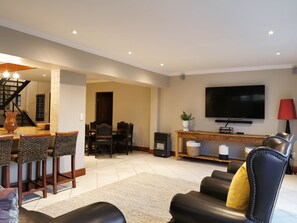 Family House | Living area | TV - Strandmeer 34 (Plettenberg Bay)