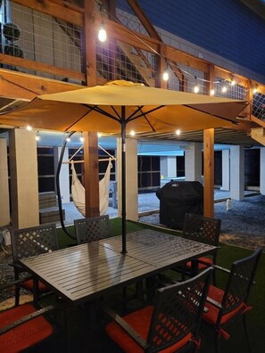 Outdoor dining