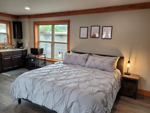 1 bedroom, iron/ironing board, internet, bed sheets - Sky Loft 3- Walk to Polar Express! (Bryson City)