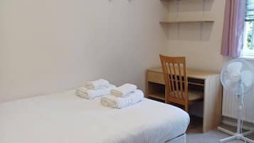 Basic House, Multiple Beds | 3 bedrooms, laptop workspace, bed sheets