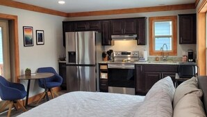 1 bedroom, iron/ironing board, internet - Sky Loft 4- Walk to Polar Express! (Bryson City)