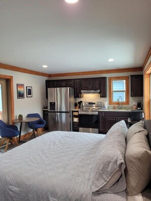 1 bedroom, iron/ironing board, Internet