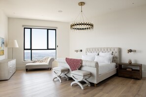 4 bedrooms, desk, iron/ironing board, travel cot