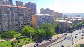 Konaklama yerinden şehir manzarası