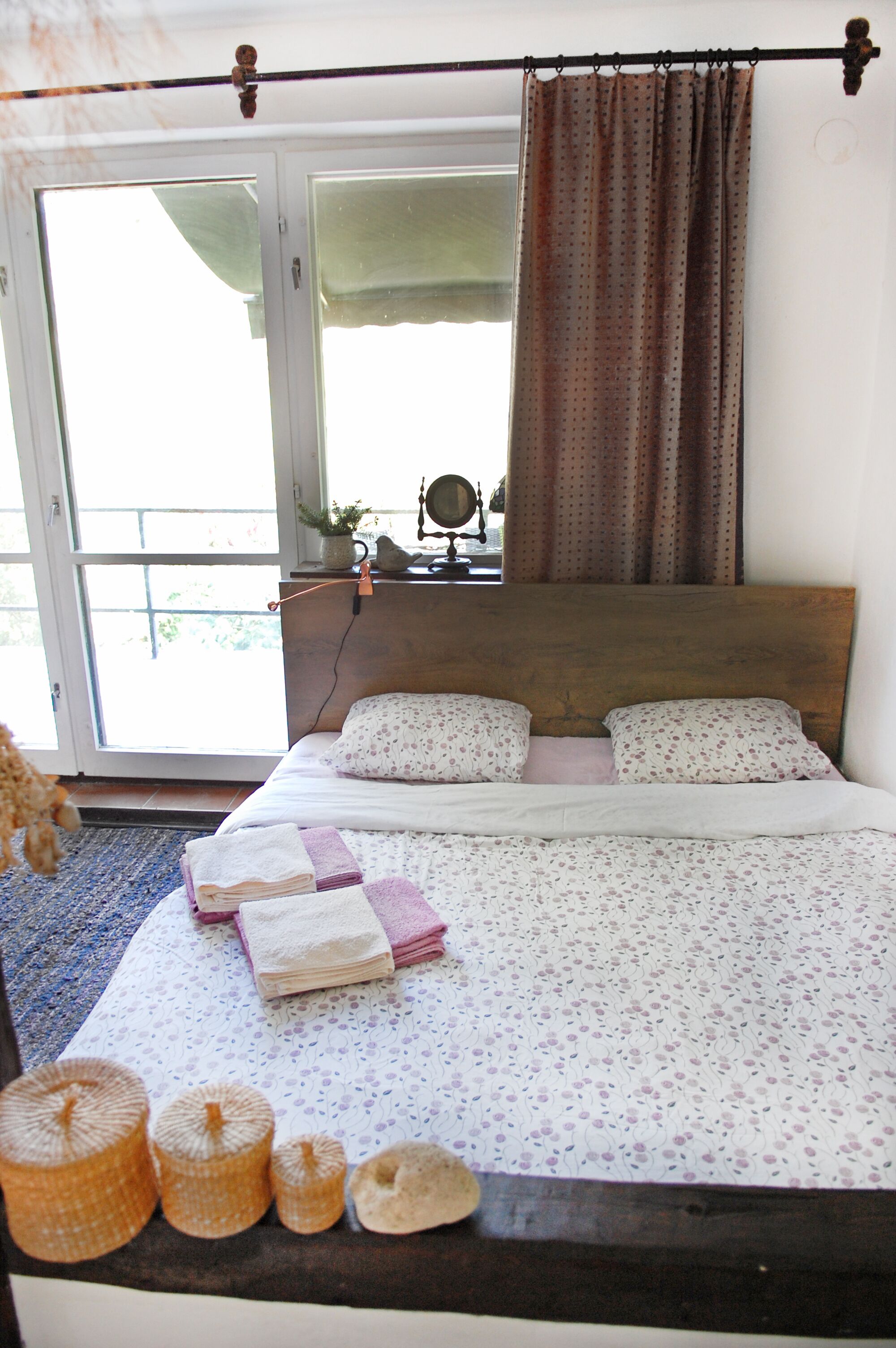 3 bedrooms, iron/ironing board, travel crib, free WiFi